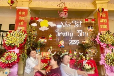 Bé vui Tết Trung thu 2025 tại trường MN Liêm Tiết